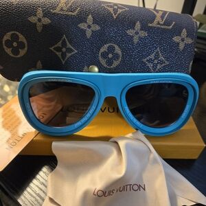 Louis Vuitton Turquoise Sunglasses with Monogram Case
